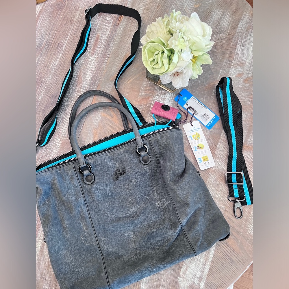 Gabs Italian Convertible & Expendable Leather Bag - Week M // Blue
